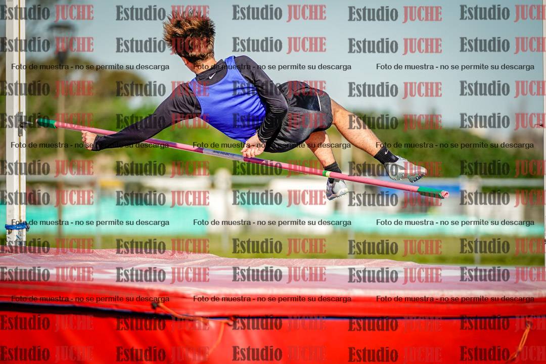 Fotos del salto en alto de mujeres y varones - U15