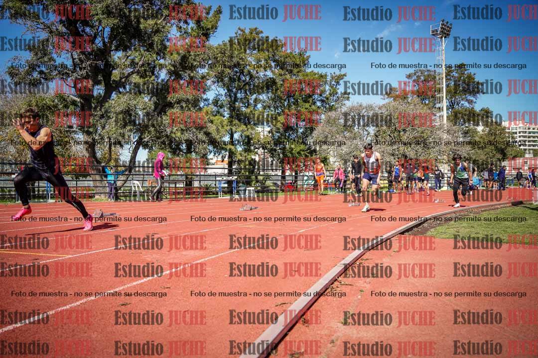 Fotos de los 200 m llanos de varones