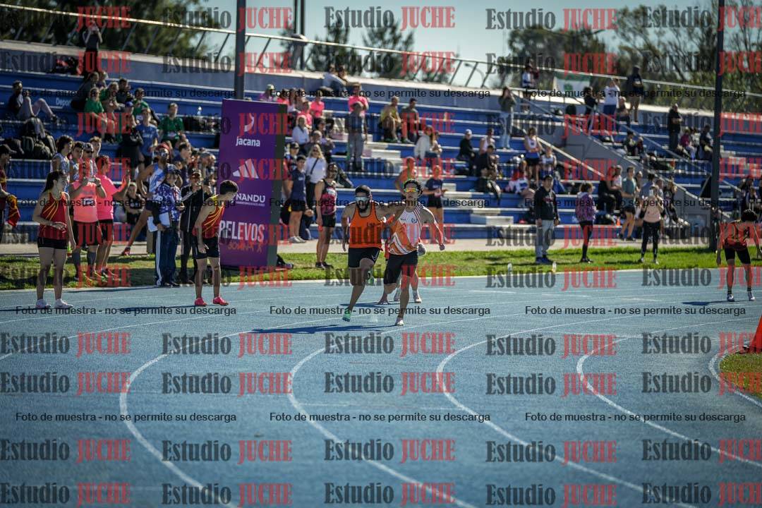 Fotos de las postas 4x200 m llanos de mujeres
