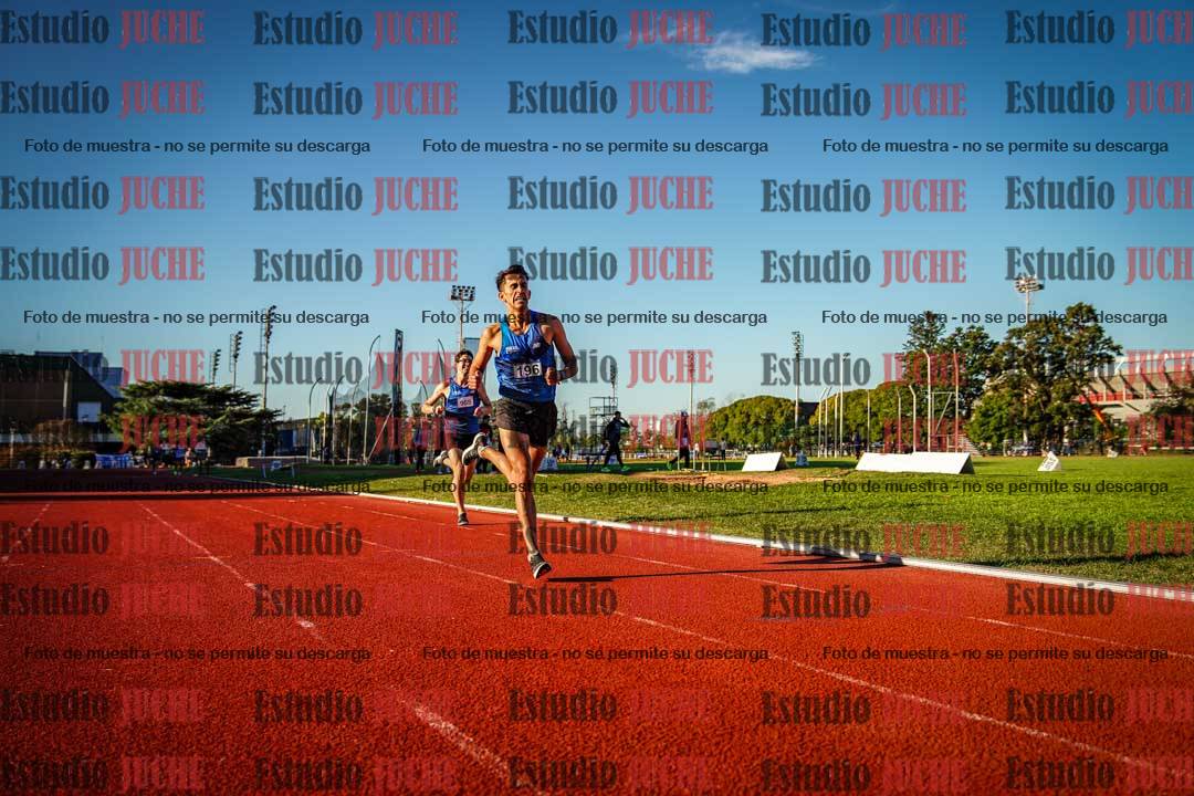 Fotos de los 3000 m llanos de varones