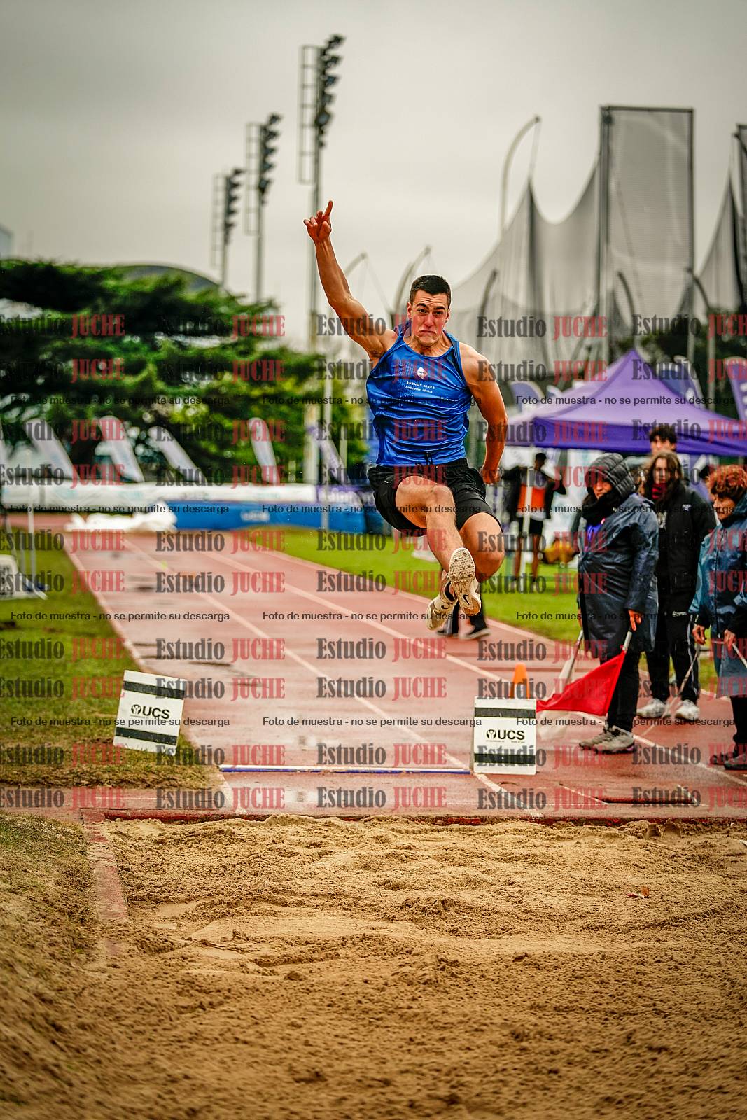 Fotos del salto en largo de varones - decatlón 2