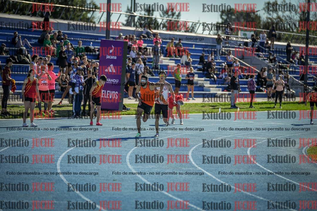 Fotos de las postas 4x200 m llanos de mujeres