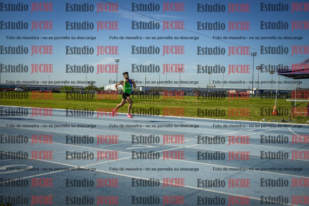 Fotos de los 400 m llanos de varones