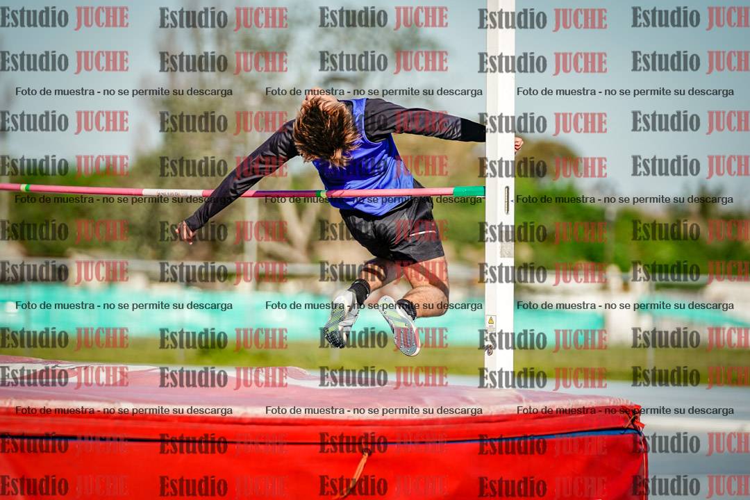 Fotos del salto en alto de mujeres y varones - U15