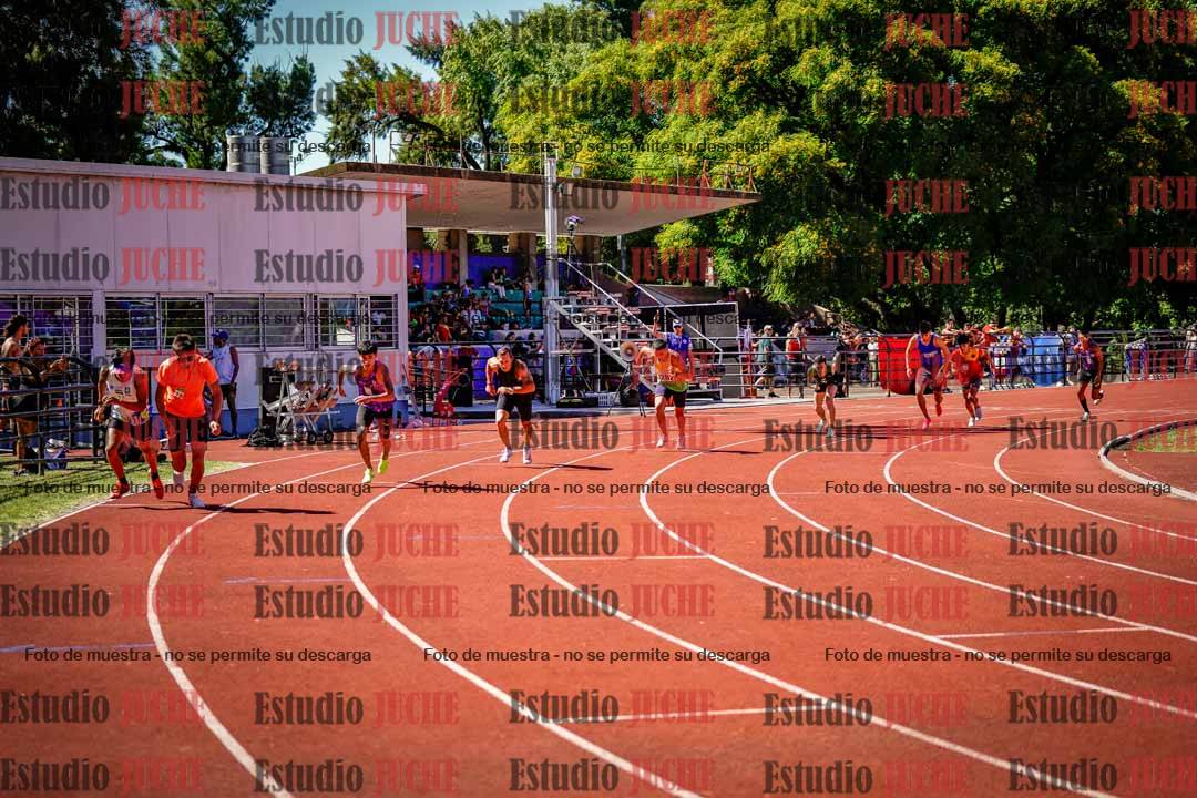 Fotos de los 800 m llanos de varones
