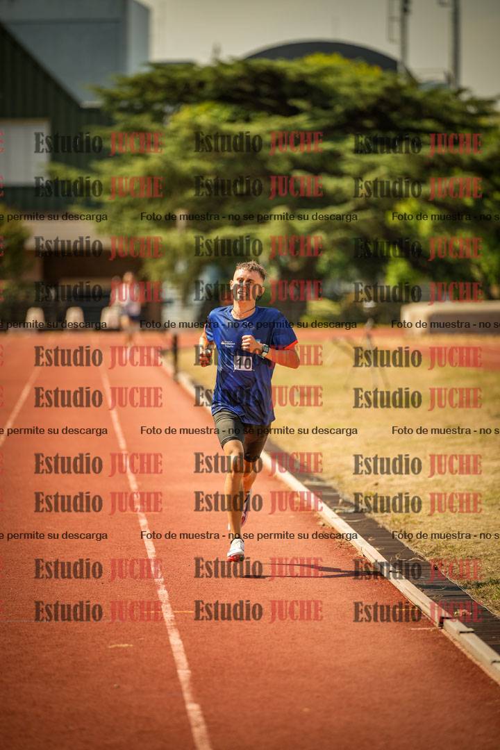 Fotos de los 3000 m con obstáculos de varones