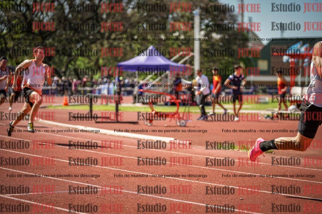 Fotos de los 400 m llanos de varones