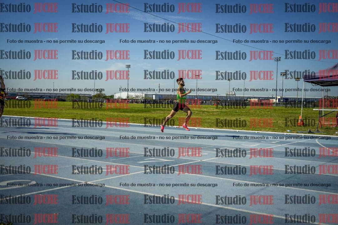 Fotos de los 400 m llanos de varones