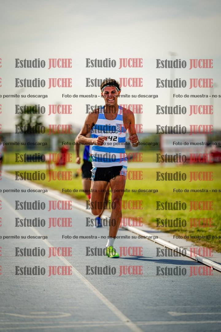 Fotos de los 3000 m llanos de varones