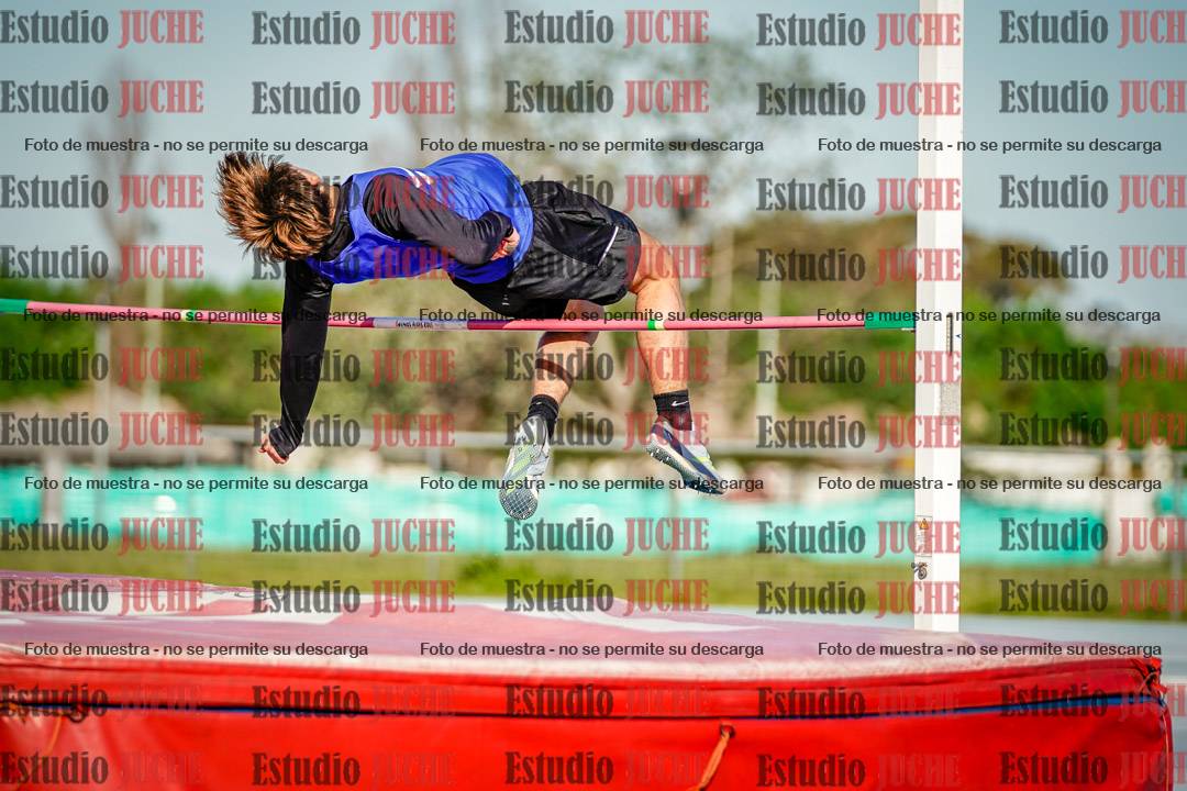 Fotos del salto en alto de mujeres y varones - U15