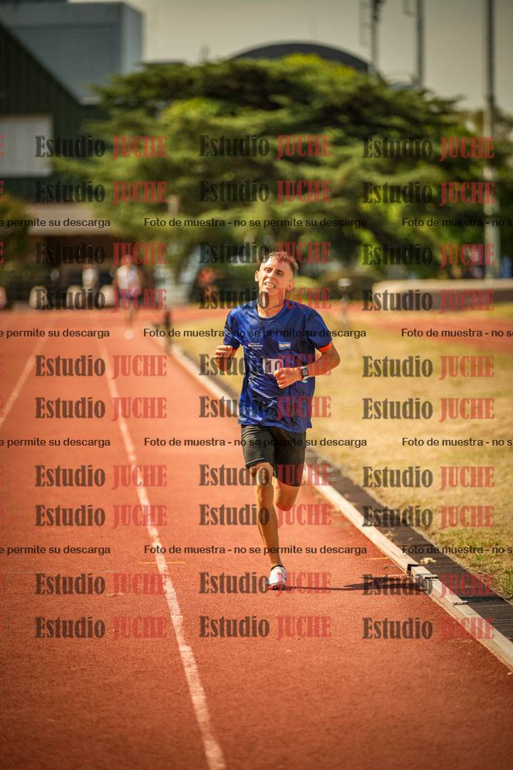 Fotos de los 3000 m con obstáculos de varones