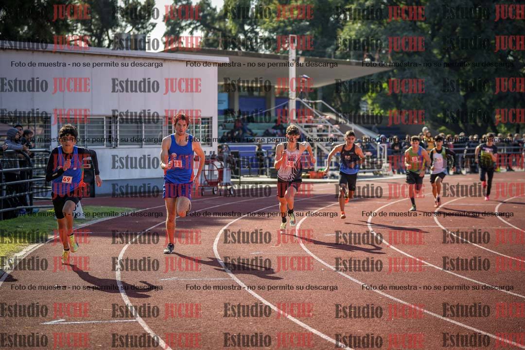 Fotos de los 800 m llanos de varones