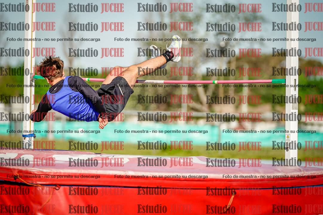 Fotos del salto en alto de mujeres y varones - U15