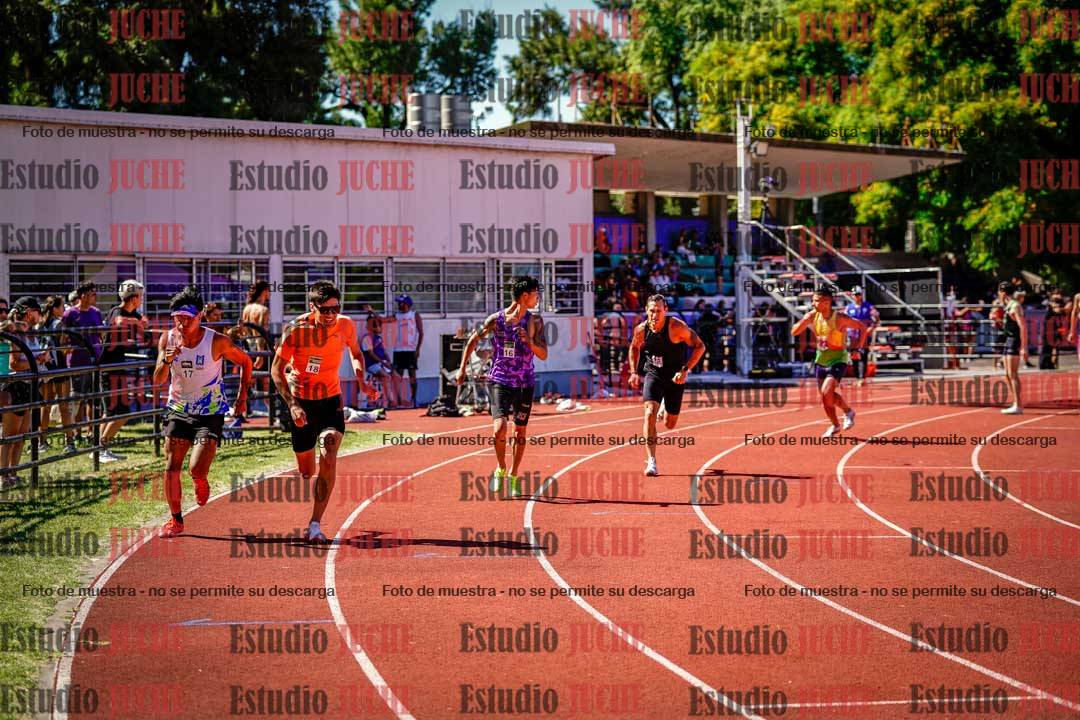 Fotos de los 800 m llanos de varones