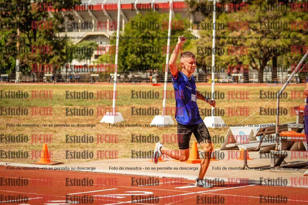 Fotos de los 3000 m con obstáculos de varones