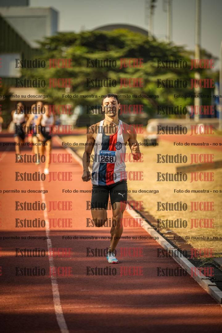 Fotos de los 800 m llanos de varones