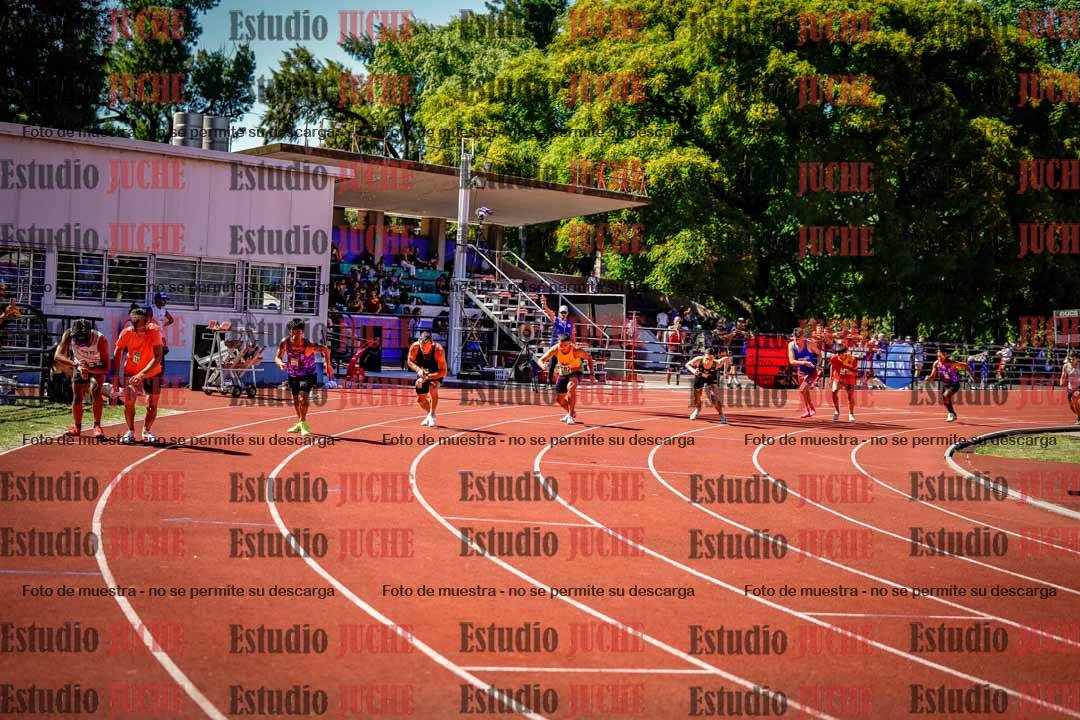 Fotos de los 800 m llanos de varones