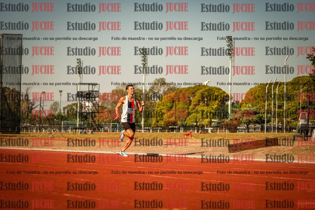 Fotos de los 800 m llanos de varones