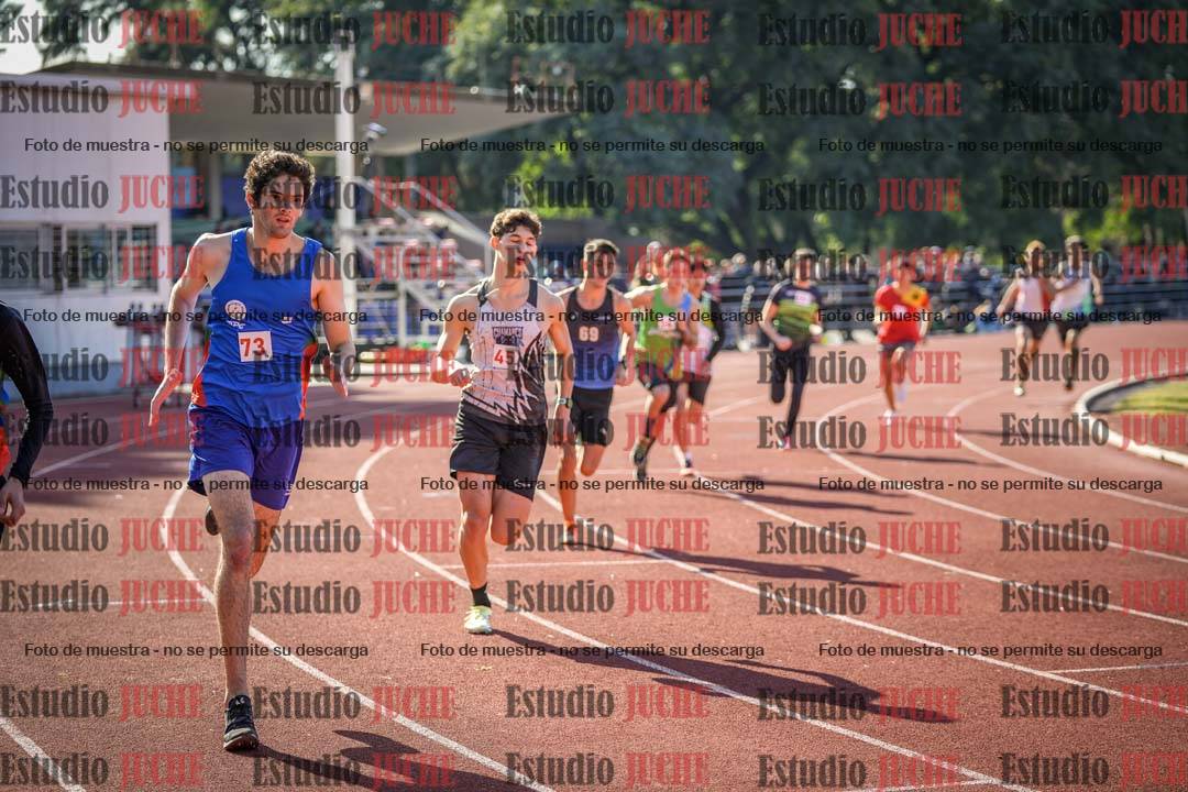 Fotos de los 800 m llanos de varones