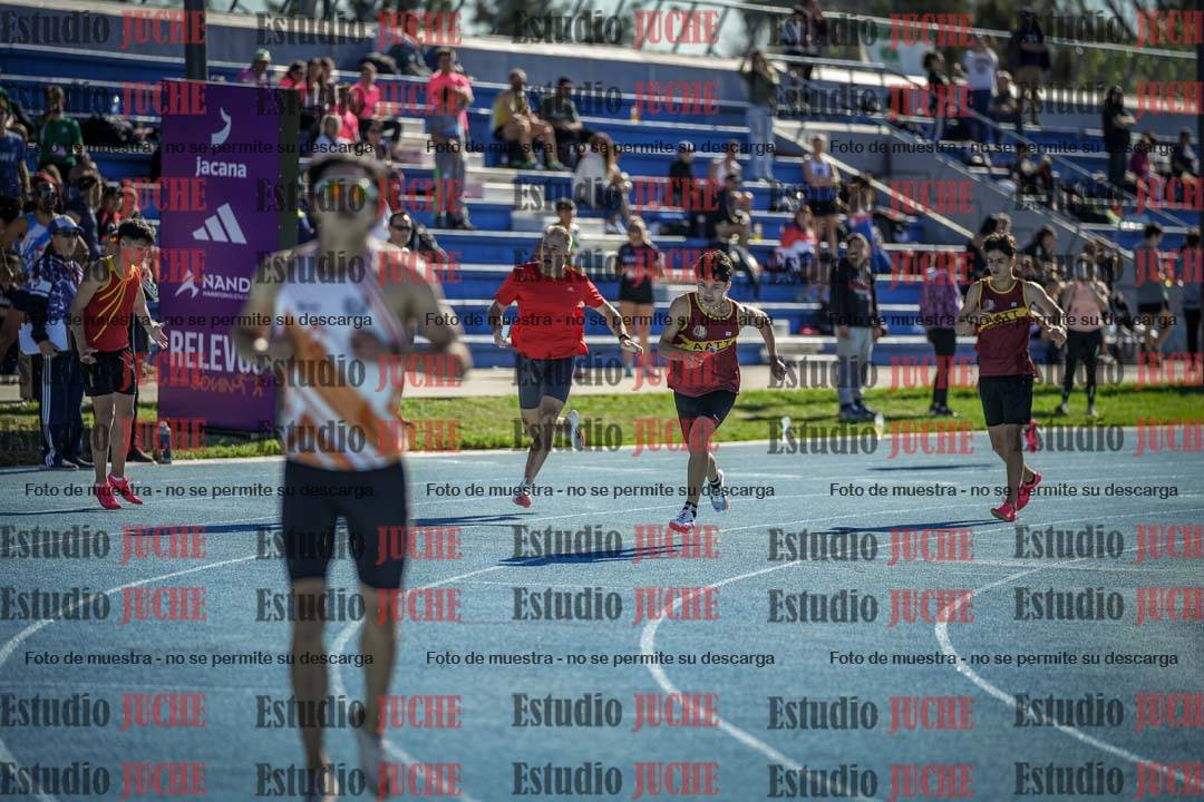 Fotos de las postas 4x200 m llanos de mujeres