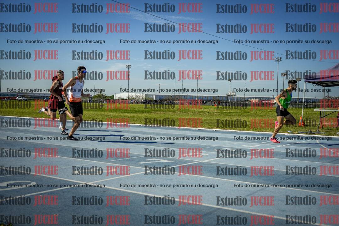 Fotos de los 400 m llanos de varones