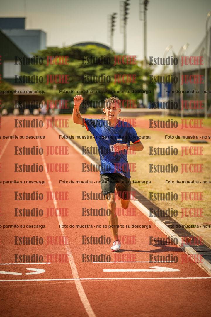 Fotos de los 3000 m con obstáculos de varones