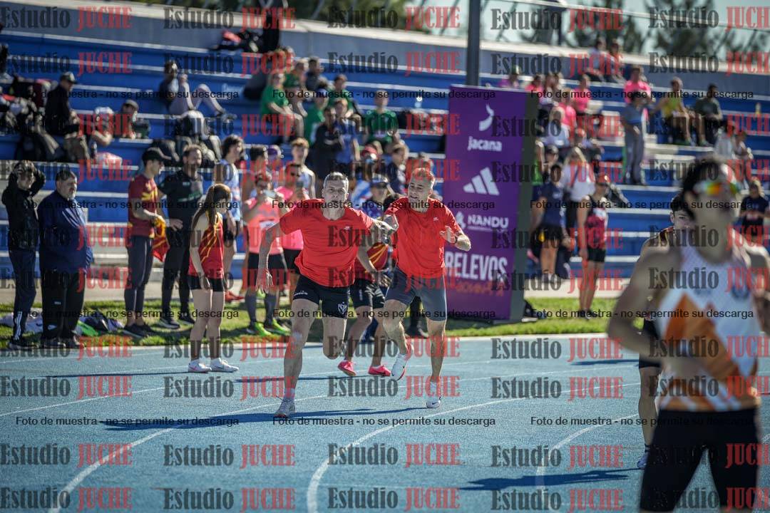 Fotos de las postas 4x200 m llanos de mujeres