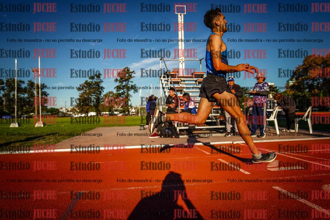 Fotos de los 3000 m llanos de varones