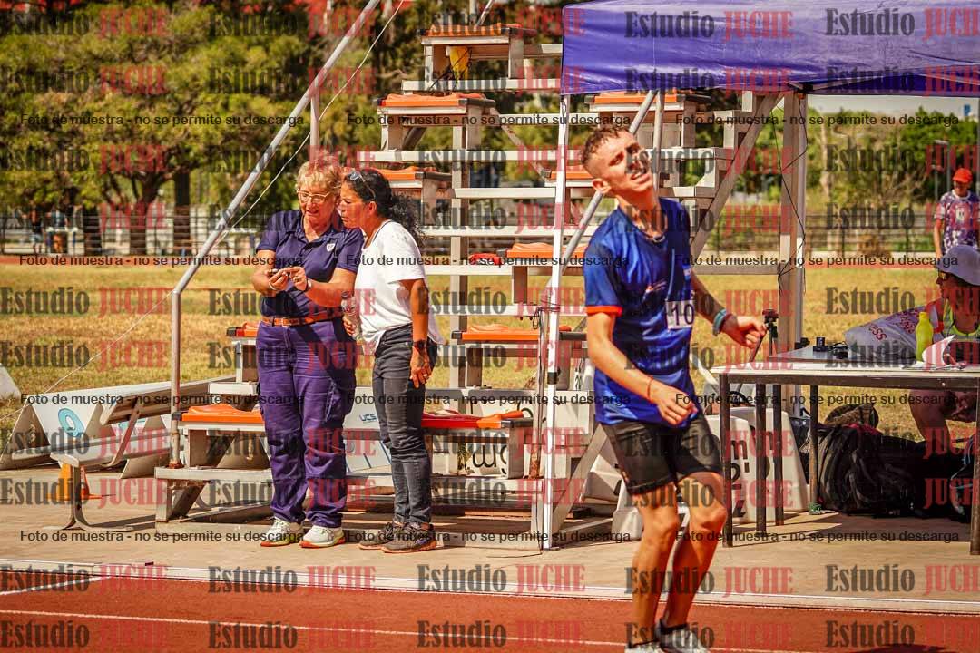 Fotos de los 3000 m con obstáculos de varones
