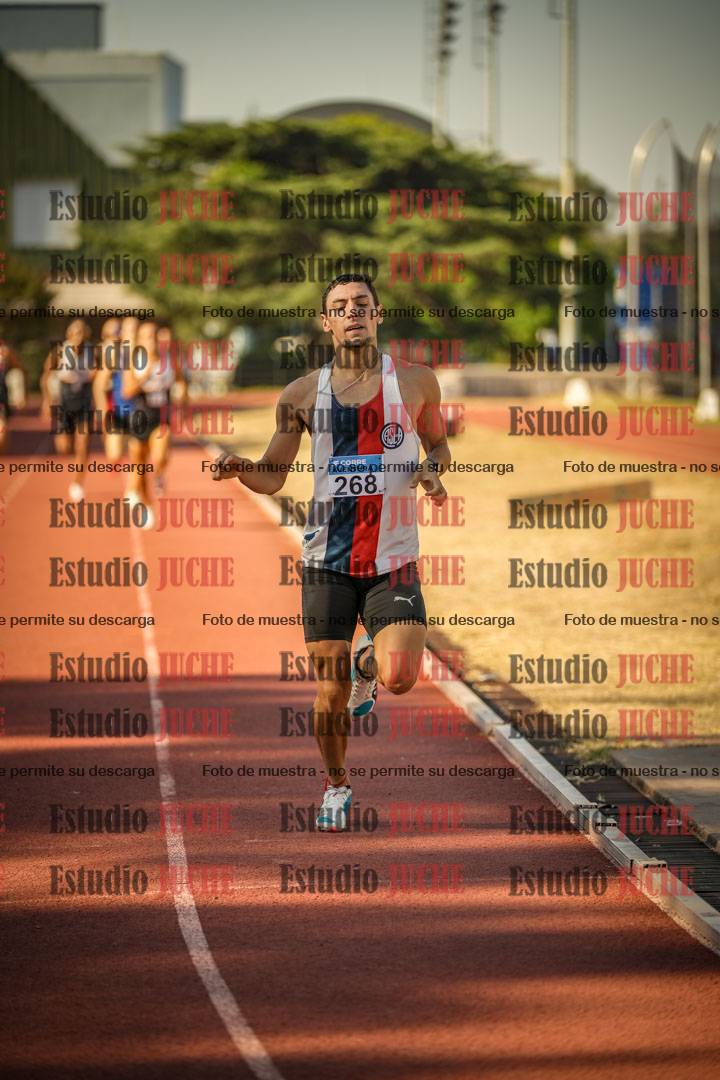 Fotos de los 800 m llanos de varones