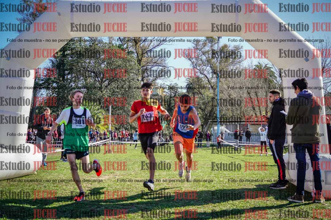 Fotos de la llegada del cross de 2000 m