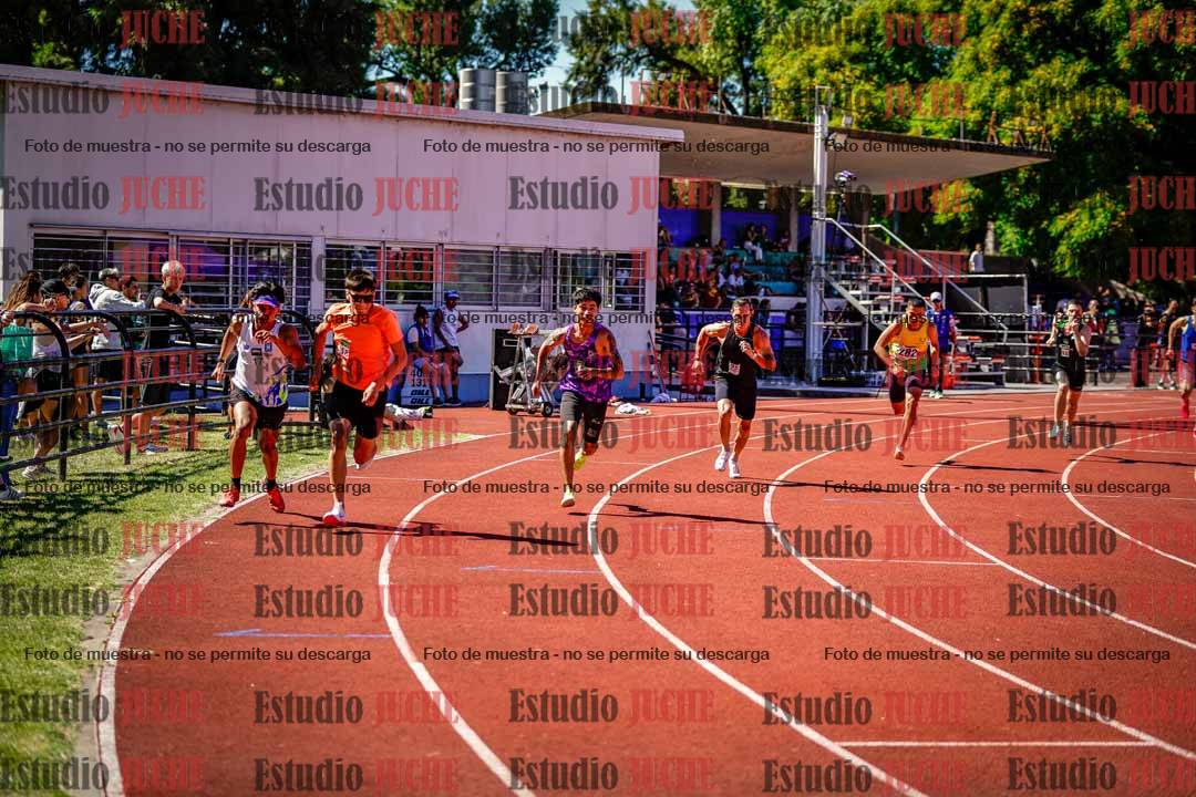 Fotos de los 800 m llanos de varones