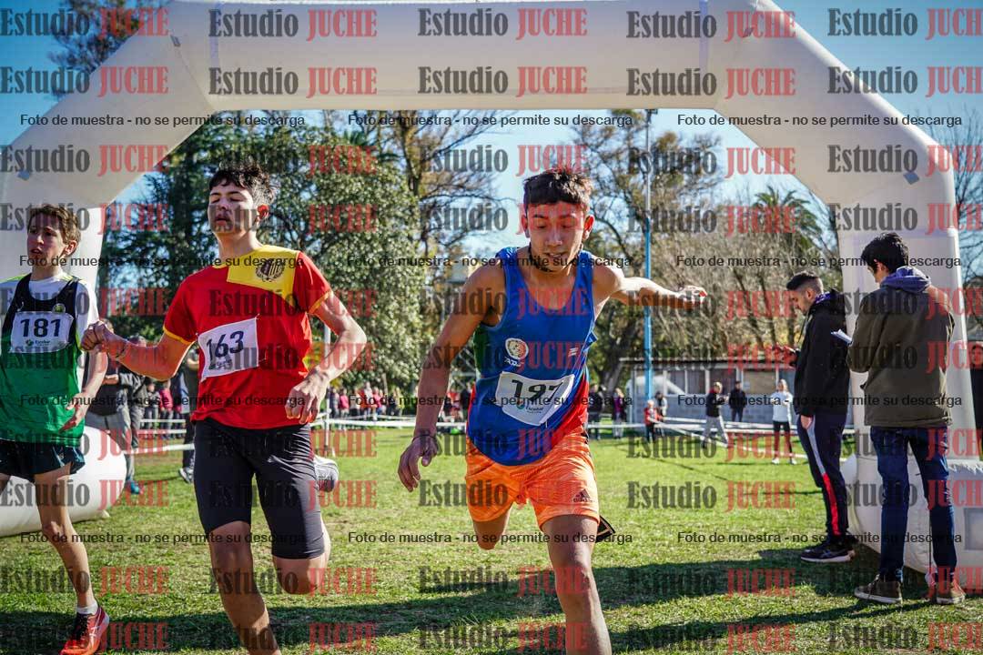 Fotos de la llegada del cross de 2000 m