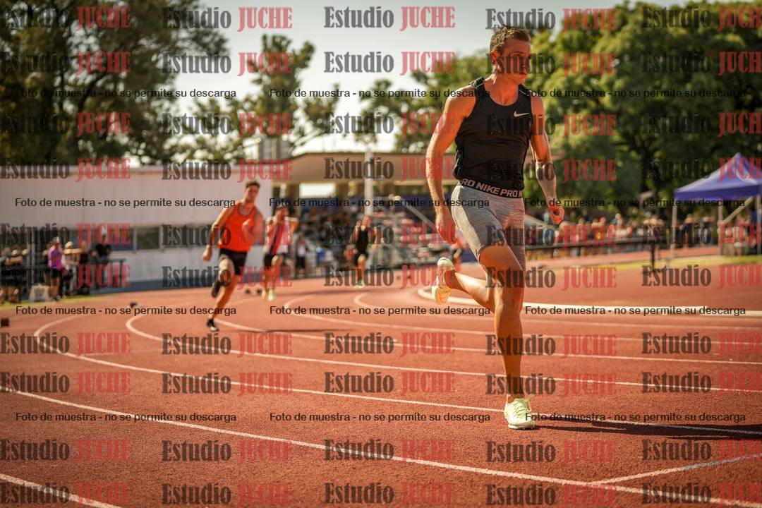 Fotos de los 400 m llanos de varones