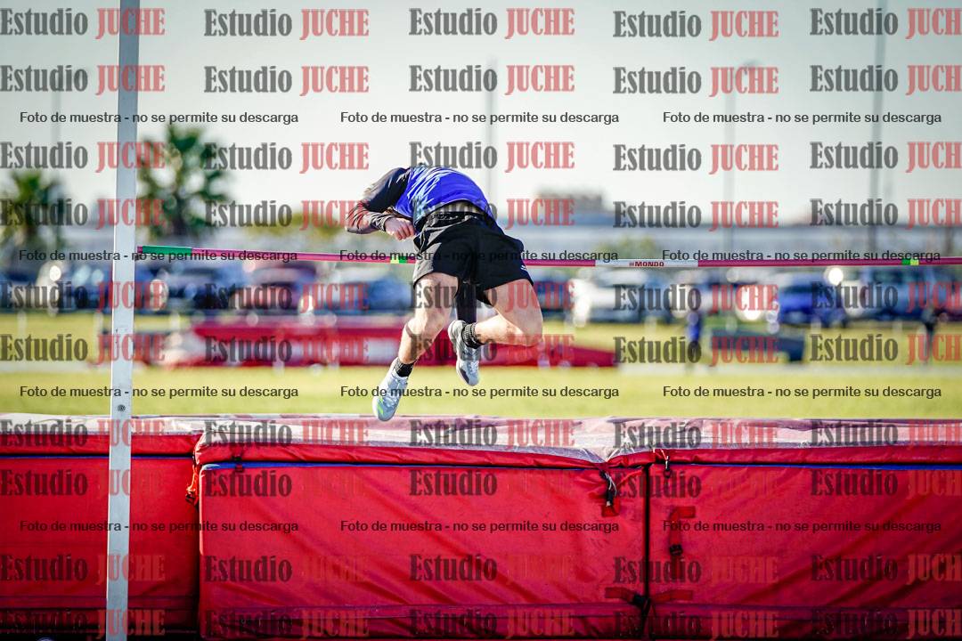 Fotos del salto en alto de mujeres y varones - U15
