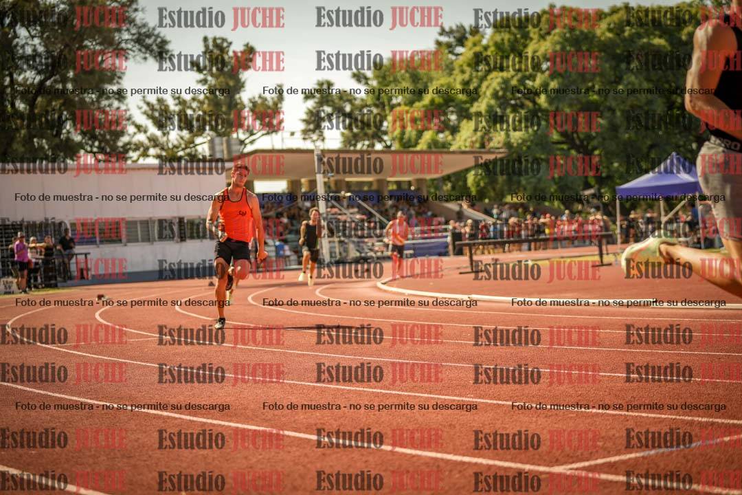 Fotos de los 400 m llanos de varones