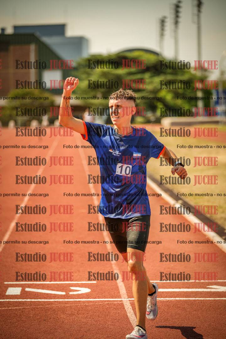 Fotos de los 3000 m con obstáculos de varones