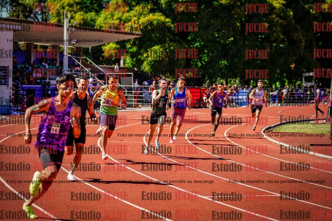 Fotos de los 800 m llanos de varones