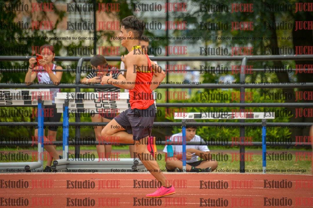 Fotos de los 400 m llanos de varones