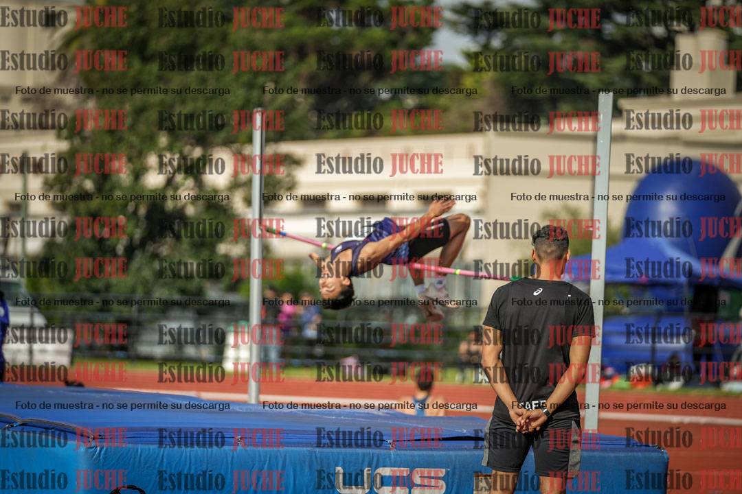 Fotos del salto en alto de varones
