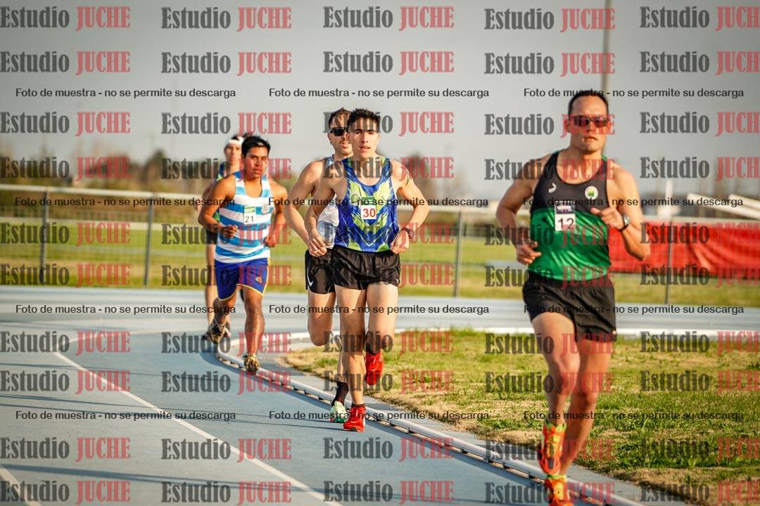 Fotos de los 3000 m llanos de varones