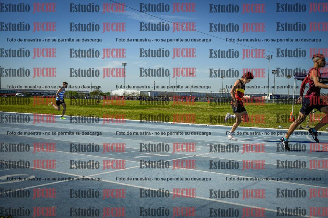 Fotos de los 400 m llanos de varones