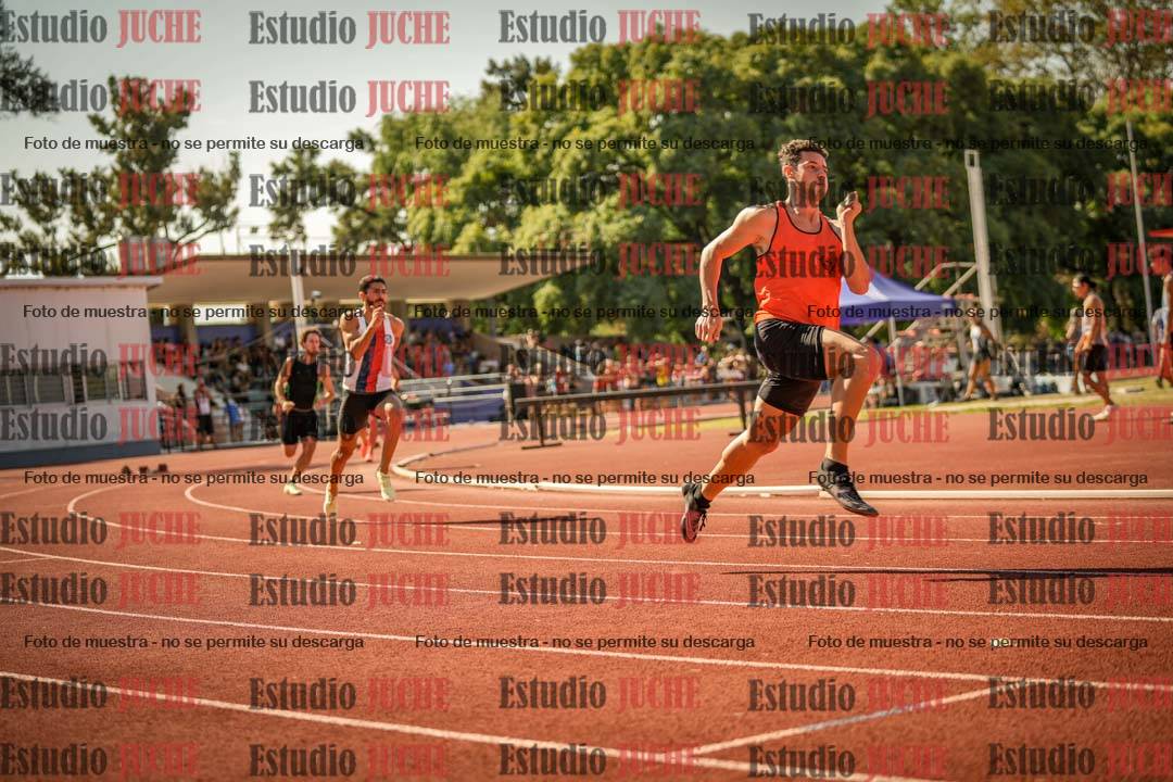Fotos de los 400 m llanos de varones