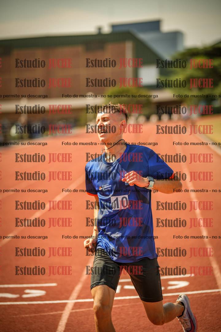 Fotos de los 3000 m con obstáculos de varones