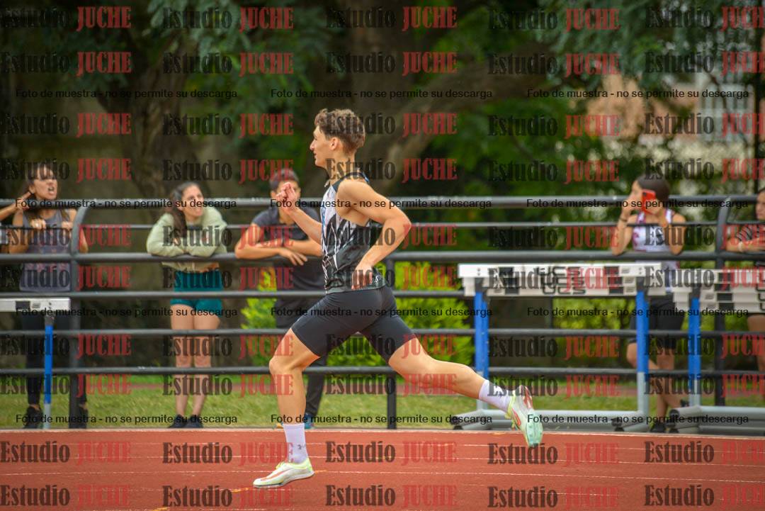 Fotos de los 400 m llanos de varones