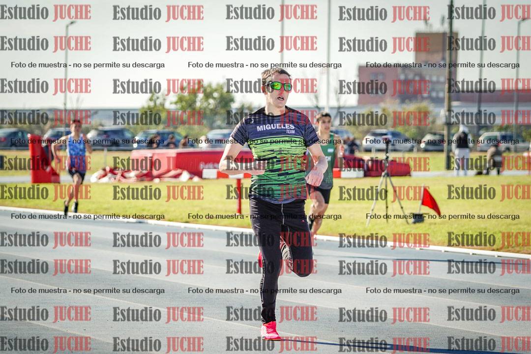 Fotos de los 400 m llanos de varones