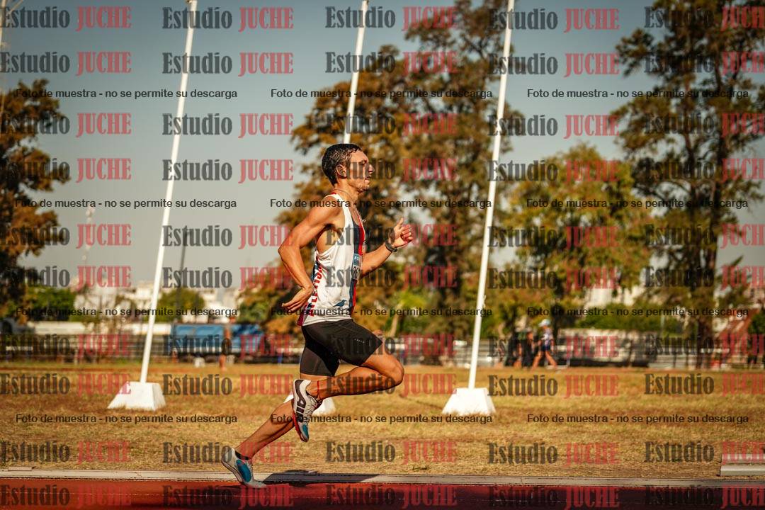 Fotos de los 800 m llanos de varones