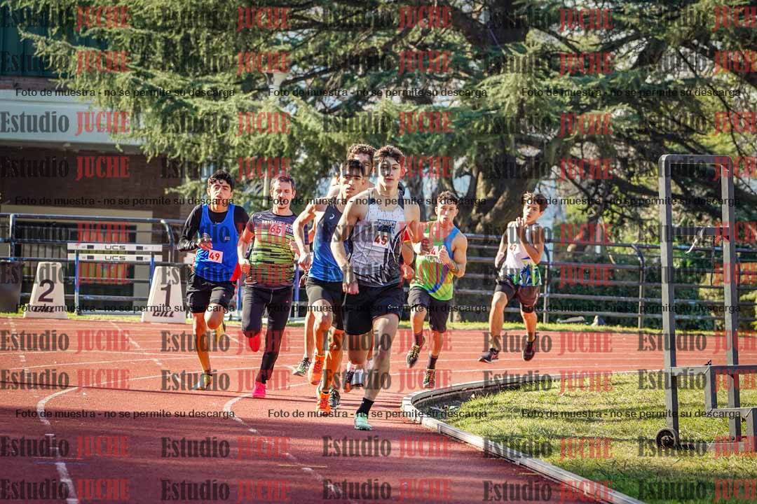 Fotos de los 800 m llanos de varones
