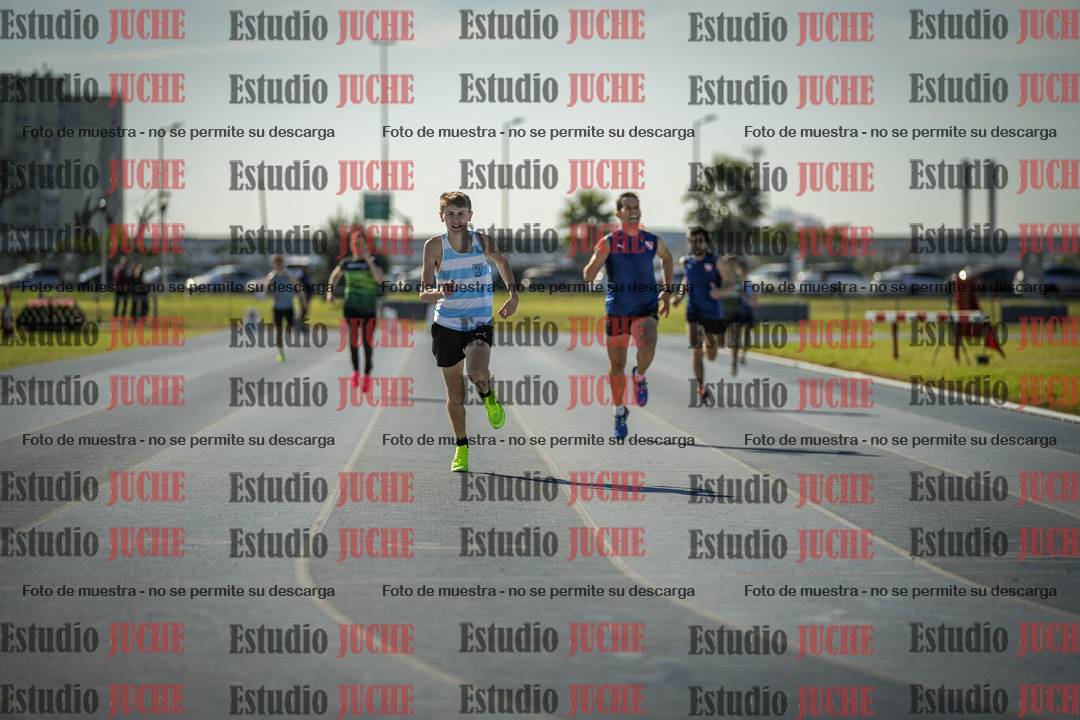 Fotos de los 400 m llanos de varones
