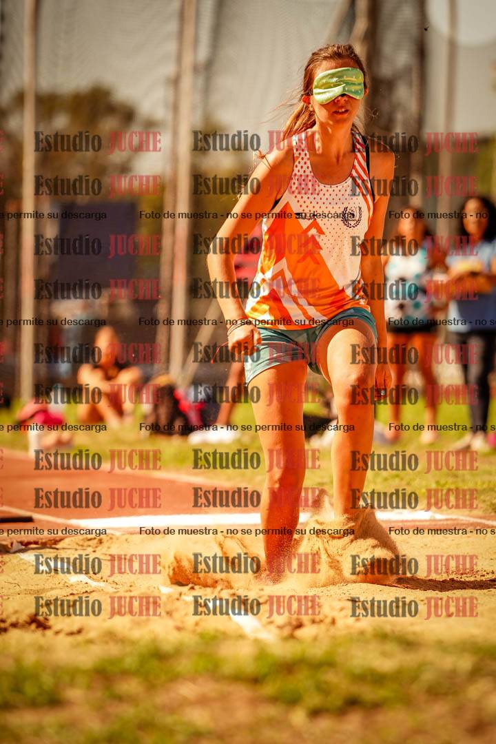 Fotos del salto en largo de mujeres